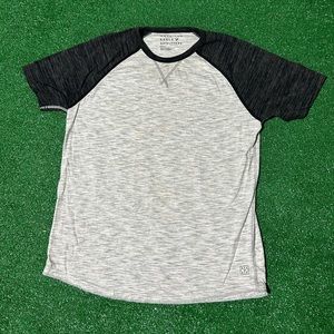 Men’s Md American Eagle shirt